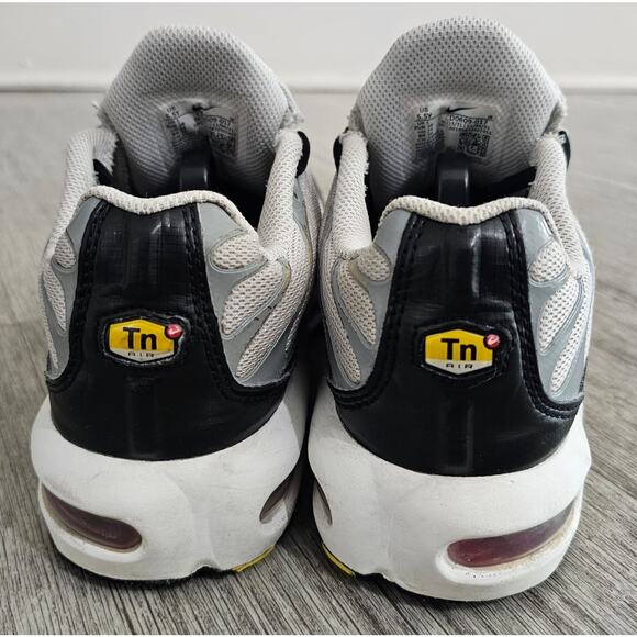 Nike Air Max Plus Tuned TN Photon Dust Varsity Red Grey DM0032-002 Size 5.5 main image 15